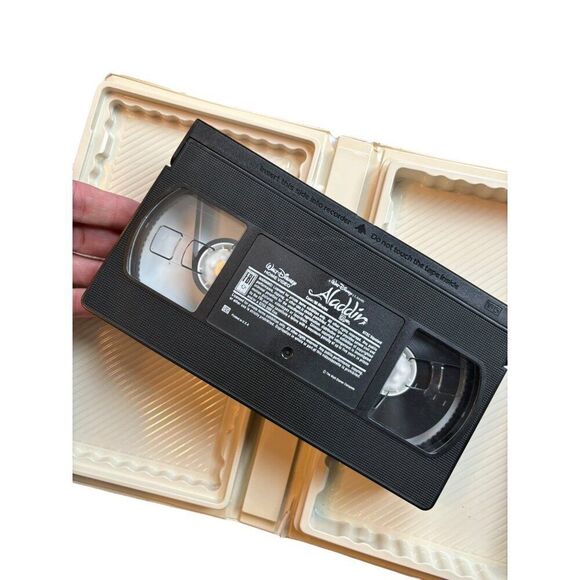 Walt Disney Classic Aladdin VHS 1993 Black Diamond Edition Vintage Collectible T - Picture 5 of 6